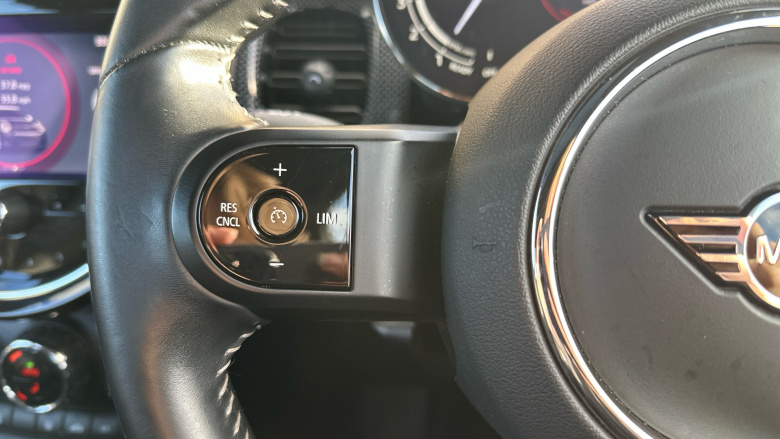 MINI Hatchback 1.5 Cooper Exclusive 3dr Auto Petrol Hatchback